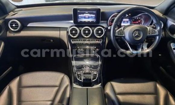 Nunua Ilio tumika Mercedes-Benz C-Classe Fedha Gari ndani ya Beitbridge nchini Matabeleland Kusini Nunua Ilio tumika Mercedes-Benz C-Classe Fedha Gari ndani ya Beitbridge nchini Matabeleland Kusini