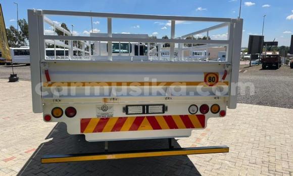 Buy Used Hino Ranger White Truck in Beitbridge in Matabeleland South Buy Used Hino Ranger White Truck in Beitbridge in Matabeleland South