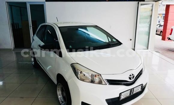 Buy Used Toyota Yaris White Car in Beitbridge in Matabeleland South