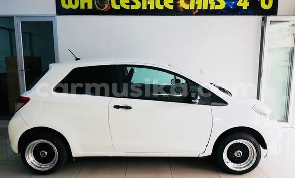 Nunua Ilio tumika Toyota Yaris Nyeupe Gari ndani ya Beitbridge nchini Matabeleland Kusini Nunua Ilio tumika Toyota Yaris Nyeupe Gari ndani ya Beitbridge nchini Matabeleland Kusini