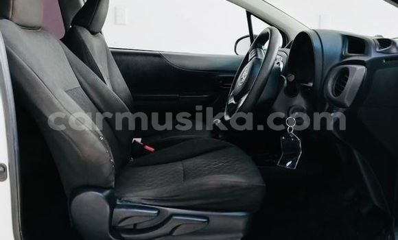 Nunua Ilio tumika Toyota Yaris Nyeupe Gari ndani ya Beitbridge nchini Matabeleland Kusini Nunua Ilio tumika Toyota Yaris Nyeupe Gari ndani ya Beitbridge nchini Matabeleland Kusini