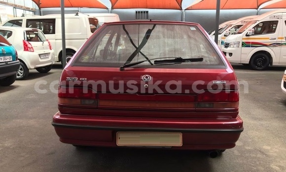 Nunua Ilio tumika Mazda 323 Nyekundu Gari ndani ya Beitbridge nchini Matabeleland Kusini Nunua Ilio tumika Mazda 323 Nyekundu Gari ndani ya Beitbridge nchini Matabeleland Kusini