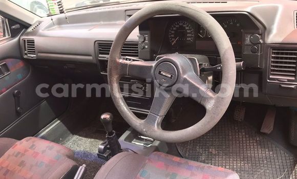 Nunua Ilio tumika Mazda 323 Nyekundu Gari ndani ya Beitbridge nchini Matabeleland Kusini Nunua Ilio tumika Mazda 323 Nyekundu Gari ndani ya Beitbridge nchini Matabeleland Kusini