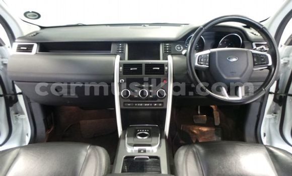 Acheter Occasion Voiture Land Rover Discovery Sport Blanc à Beitbridge, Matabeleland South Acheter Occasion Voiture Land Rover Discovery Sport Blanc à Beitbridge, Matabeleland South