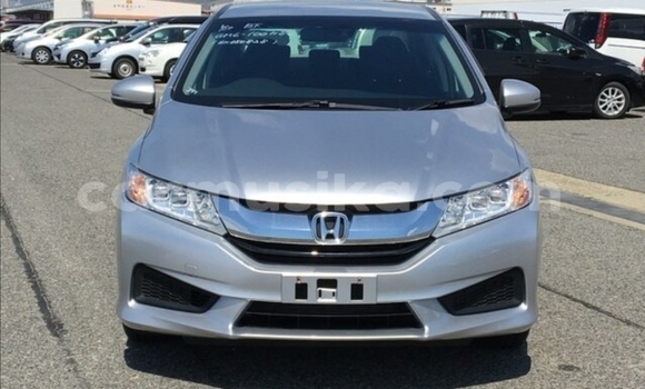 Nunua Ilio tumika Honda Grace Fedha Gari ndani ya Beitbridge nchini Matabeleland Kusini