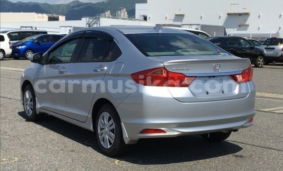 Acheter Occasion Voiture Honda Grace Gris à Beitbridge, Matabeleland South Acheter Occasion Voiture Honda Grace Gris à Beitbridge, Matabeleland South