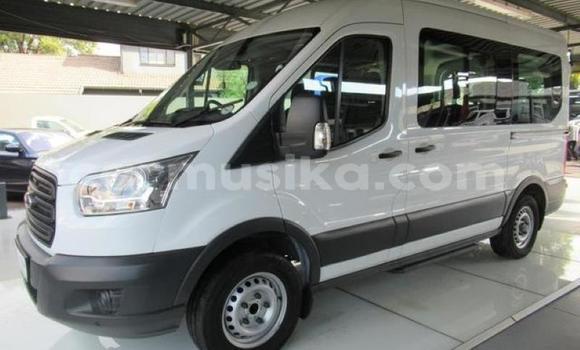 Nunua Ilio tumika Ford Model T Nyeupe Gari ndani ya Victoria Falls nchini Matabeleland Kaskazini Nunua Ilio tumika Ford Model T Nyeupe Gari ndani ya Victoria Falls nchini Matabeleland Kaskazini