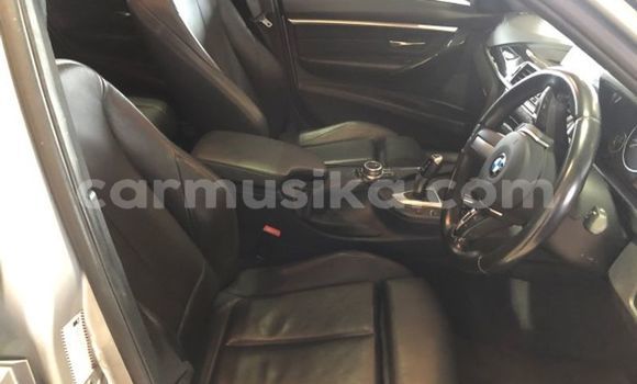 Acheter Occasion Voiture BMW 3–Series Gris à Beitbridge, Matabeleland South Acheter Occasion Voiture BMW 3–Series Gris à Beitbridge, Matabeleland South