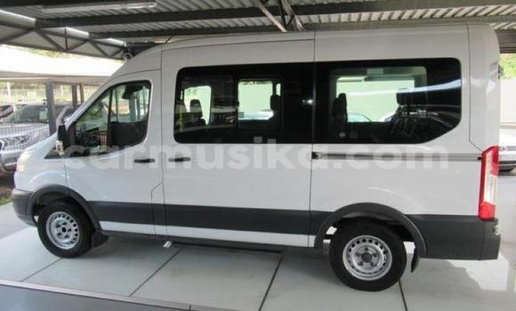 Nunua Ilio tumika Ford Model T Nyeupe Gari ndani ya Victoria Falls nchini Matabeleland Kaskazini Nunua Ilio tumika Ford Model T Nyeupe Gari ndani ya Victoria Falls nchini Matabeleland Kaskazini