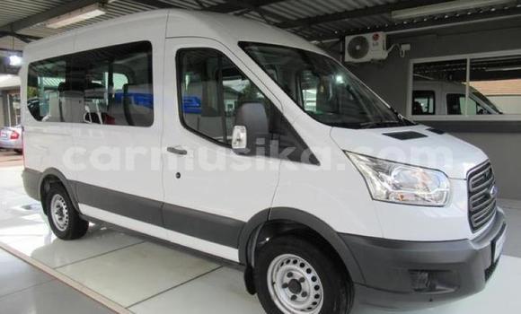 Nunua Ilio tumika Ford Model T Nyeupe Gari ndani ya Victoria Falls nchini Matabeleland Kaskazini Nunua Ilio tumika Ford Model T Nyeupe Gari ndani ya Victoria Falls nchini Matabeleland Kaskazini