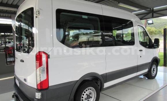 Nunua Ilio tumika Ford Model T Nyeupe Gari ndani ya Victoria Falls nchini Matabeleland Kaskazini Nunua Ilio tumika Ford Model T Nyeupe Gari ndani ya Victoria Falls nchini Matabeleland Kaskazini