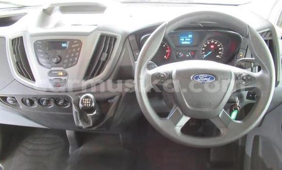 Nunua Ilio tumika Ford Model T Nyeupe Gari ndani ya Victoria Falls nchini Matabeleland Kaskazini Nunua Ilio tumika Ford Model T Nyeupe Gari ndani ya Victoria Falls nchini Matabeleland Kaskazini