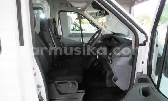 Nunua Ilio tumika Ford Model T Nyeupe Gari ndani ya Victoria Falls nchini Matabeleland Kaskazini Nunua Ilio tumika Ford Model T Nyeupe Gari ndani ya Victoria Falls nchini Matabeleland Kaskazini