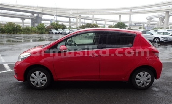 Acheter Occasion Voiture Toyota Vitz Rouge à Beitbridge, Matabeleland South Acheter Occasion Voiture Toyota Vitz Rouge à Beitbridge, Matabeleland South