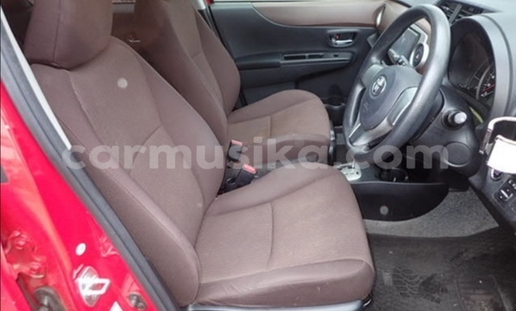 Acheter Occasion Voiture Toyota Vitz Rouge à Beitbridge, Matabeleland South Acheter Occasion Voiture Toyota Vitz Rouge à Beitbridge, Matabeleland South