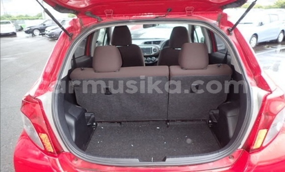 Acheter Occasion Voiture Toyota Vitz Rouge à Beitbridge, Matabeleland South Acheter Occasion Voiture Toyota Vitz Rouge à Beitbridge, Matabeleland South