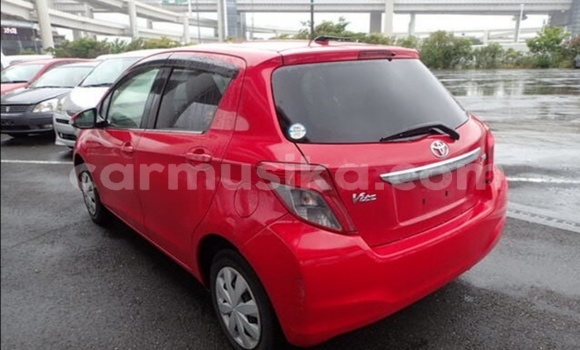 Acheter Occasion Voiture Toyota Vitz Rouge à Beitbridge, Matabeleland South Acheter Occasion Voiture Toyota Vitz Rouge à Beitbridge, Matabeleland South