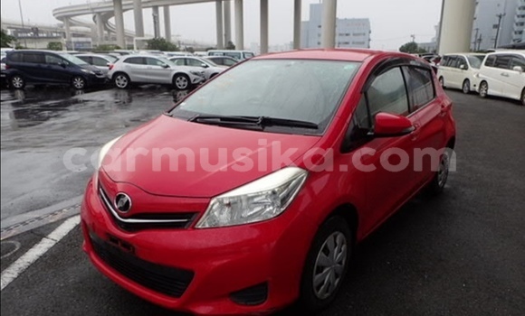 Acheter Occasion Voiture Toyota Vitz Rouge à Beitbridge, Matabeleland South Acheter Occasion Voiture Toyota Vitz Rouge à Beitbridge, Matabeleland South