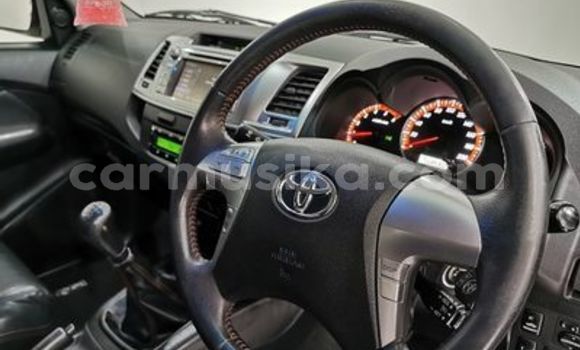 Nunua Ilio tumika Toyota Hilux Nyeupe Gari ndani ya Beitbridge nchini Matabeleland Kusini Nunua Ilio tumika Toyota Hilux Nyeupe Gari ndani ya Beitbridge nchini Matabeleland Kusini