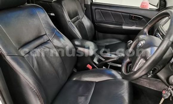 Nunua Ilio tumika Toyota Hilux Nyeupe Gari ndani ya Beitbridge nchini Matabeleland Kusini Nunua Ilio tumika Toyota Hilux Nyeupe Gari ndani ya Beitbridge nchini Matabeleland Kusini