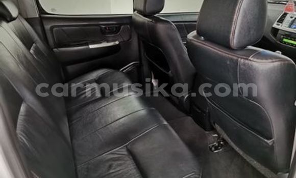 Nunua Ilio tumika Toyota Hilux Nyeupe Gari ndani ya Beitbridge nchini Matabeleland Kusini Nunua Ilio tumika Toyota Hilux Nyeupe Gari ndani ya Beitbridge nchini Matabeleland Kusini