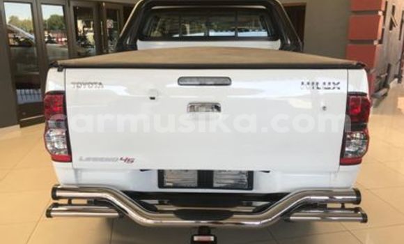 Buy Used Toyota Hilux White Car in Beitbridge in Matabeleland South Buy Used Toyota Hilux White Car in Beitbridge in Matabeleland South
