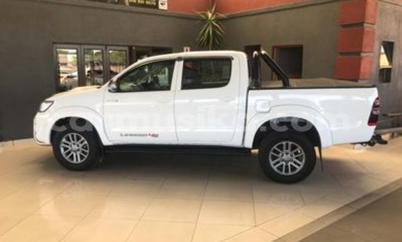 Buy Used Toyota Hilux White Car in Beitbridge in Matabeleland South Buy Used Toyota Hilux White Car in Beitbridge in Matabeleland South
