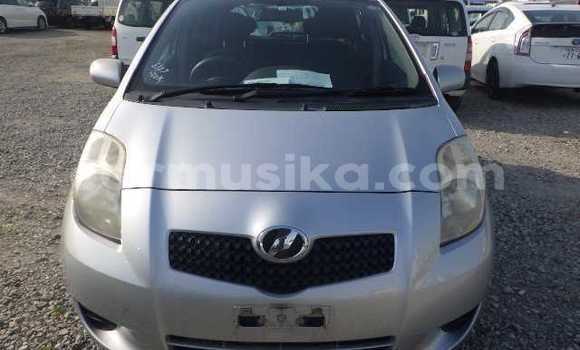 Acheter Occasion Voiture Toyota Vitz Gris à Beitbridge, Matabeleland South Acheter Occasion Voiture Toyota Vitz Gris à Beitbridge, Matabeleland South