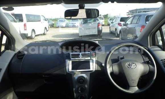 Acheter Occasion Voiture Toyota Vitz Gris à Beitbridge, Matabeleland South Acheter Occasion Voiture Toyota Vitz Gris à Beitbridge, Matabeleland South