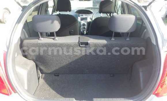 Acheter Occasion Voiture Toyota Vitz Gris à Beitbridge, Matabeleland South Acheter Occasion Voiture Toyota Vitz Gris à Beitbridge, Matabeleland South