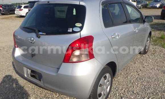 Acheter Occasion Voiture Toyota Vitz Gris à Beitbridge, Matabeleland South Acheter Occasion Voiture Toyota Vitz Gris à Beitbridge, Matabeleland South