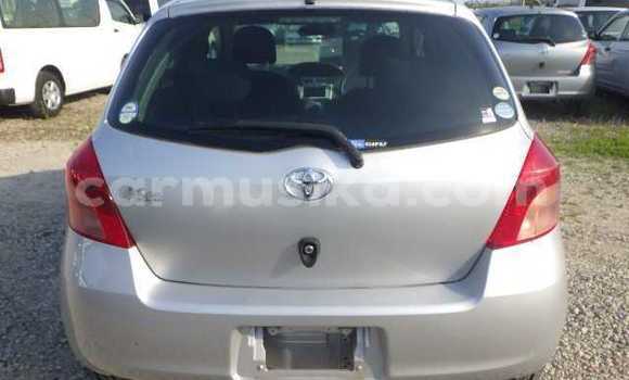 Acheter Occasion Voiture Toyota Vitz Gris à Beitbridge, Matabeleland South Acheter Occasion Voiture Toyota Vitz Gris à Beitbridge, Matabeleland South