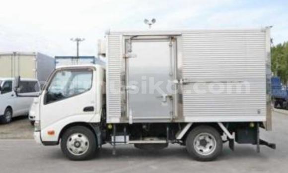 Tenga Tsaru Toyota Dyna Chena Rori in Beitbridge in Matabeleland South Tenga Tsaru Toyota Dyna Chena Rori in Beitbridge in Matabeleland South