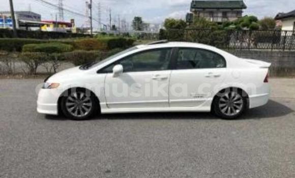 Nunua Ilio tumika Honda Civic Nyeupe Gari ndani ya Beitbridge nchini Matabeleland Kusini