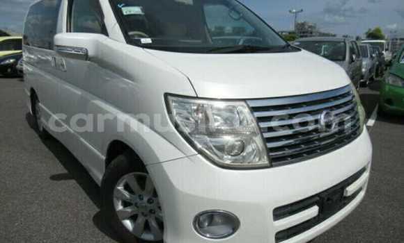 Acheter Occasion Voiture Nissan Elgrand Blanc à Beitbridge, Matabeleland South
