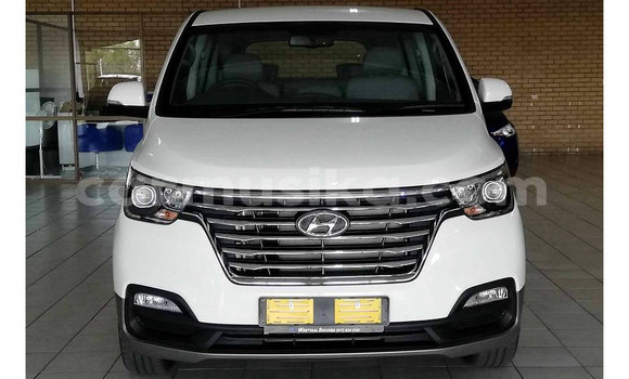 Buy Used Hyundai H1 Silver Car in Beitbridge in Matabeleland South