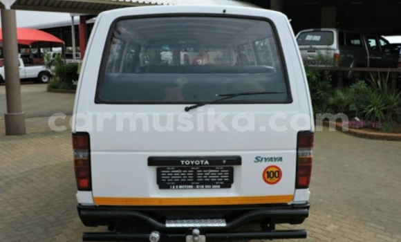 Tenga Tsaru Toyota Hiace Chena Mota in Beitbridge in Matabeleland South Tenga Tsaru Toyota Hiace Chena Mota in Beitbridge in Matabeleland South