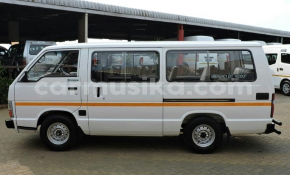 Tenga Tsaru Toyota Hiace Chena Mota in Beitbridge in Matabeleland South Tenga Tsaru Toyota Hiace Chena Mota in Beitbridge in Matabeleland South