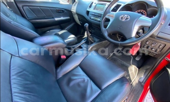 Nunua Ilio tumika Toyota Hilux Nyekundu Gari ndani ya Beitbridge nchini Matabeleland Kusini Nunua Ilio tumika Toyota Hilux Nyekundu Gari ndani ya Beitbridge nchini Matabeleland Kusini