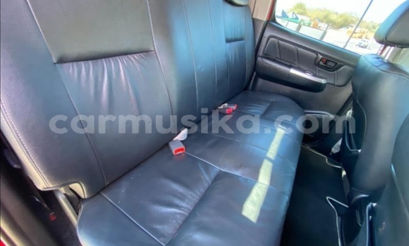 Nunua Ilio tumika Toyota Hilux Nyekundu Gari ndani ya Beitbridge nchini Matabeleland Kusini Nunua Ilio tumika Toyota Hilux Nyekundu Gari ndani ya Beitbridge nchini Matabeleland Kusini