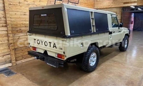 Buy Used Toyota Land Cruiser Brown Car in Beitbridge in Matabeleland South Buy Used Toyota Land Cruiser Brown Car in Beitbridge in Matabeleland South