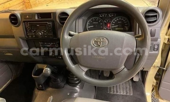 Buy Used Toyota Land Cruiser Brown Car in Beitbridge in Matabeleland South Buy Used Toyota Land Cruiser Brown Car in Beitbridge in Matabeleland South