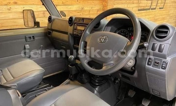 Buy Used Toyota Land Cruiser Brown Car in Beitbridge in Matabeleland South Buy Used Toyota Land Cruiser Brown Car in Beitbridge in Matabeleland South