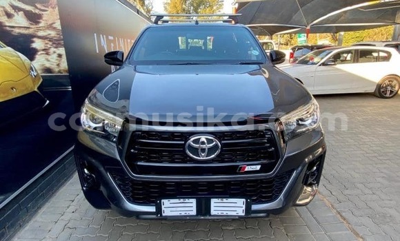 Buy Used Toyota Hilux Silver Car in Beitbridge in Matabeleland South Buy Used Toyota Hilux Silver Car in Beitbridge in Matabeleland South