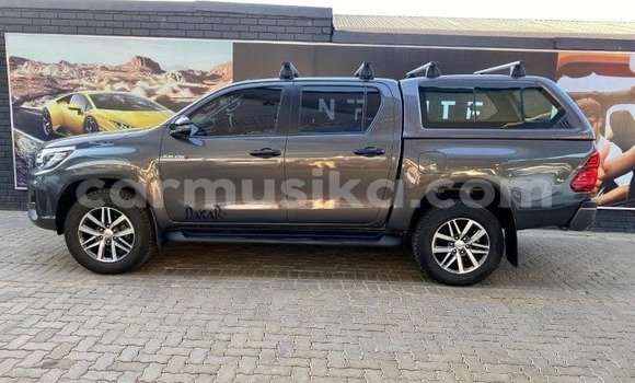 Buy Used Toyota Hilux Silver Car in Beitbridge in Matabeleland South Buy Used Toyota Hilux Silver Car in Beitbridge in Matabeleland South