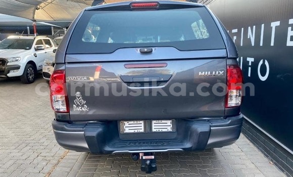 Buy Used Toyota Hilux Silver Car in Beitbridge in Matabeleland South Buy Used Toyota Hilux Silver Car in Beitbridge in Matabeleland South