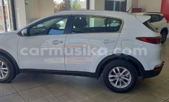 Nunua Ilio tumika Kia Sportage Nyeupe Gari ndani ya Beitbridge nchini Matabeleland Kusini Nunua Ilio tumika Kia Sportage Nyeupe Gari ndani ya Beitbridge nchini Matabeleland Kusini