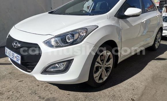 Buy Used Hyundai i30 White Car in Beitbridge in Matabeleland South Buy Used Hyundai i30 White Car in Beitbridge in Matabeleland South