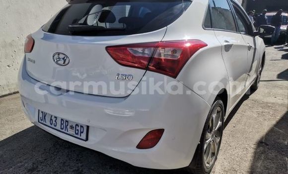 Buy Used Hyundai i30 White Car in Beitbridge in Matabeleland South Buy Used Hyundai i30 White Car in Beitbridge in Matabeleland South
