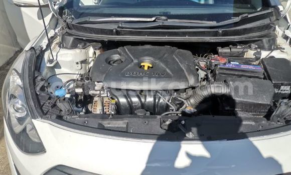 Buy Used Hyundai i30 White Car in Beitbridge in Matabeleland South Buy Used Hyundai i30 White Car in Beitbridge in Matabeleland South